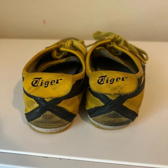 Onitsuka Tiger by Asics Yellow and Black Sneakers Mexico 66 - Picture 4 of 4